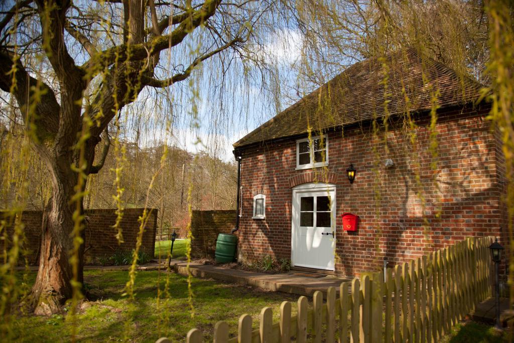 Leeds Castle Holiday Cottages Maidstone Room photo