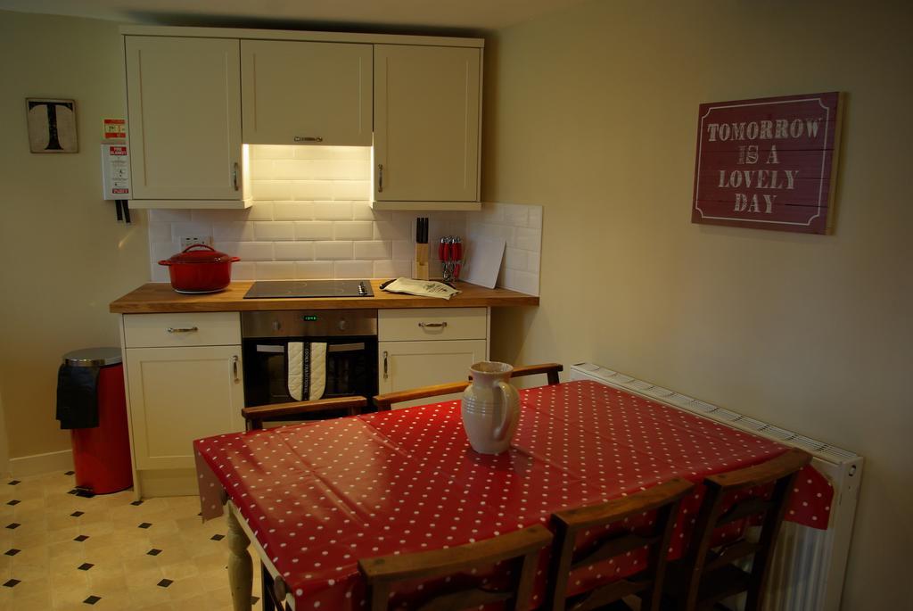 Leeds Castle Holiday Cottages Maidstone Room photo